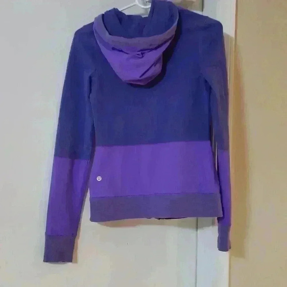 Lululemon sweater - Picture 4 of 12